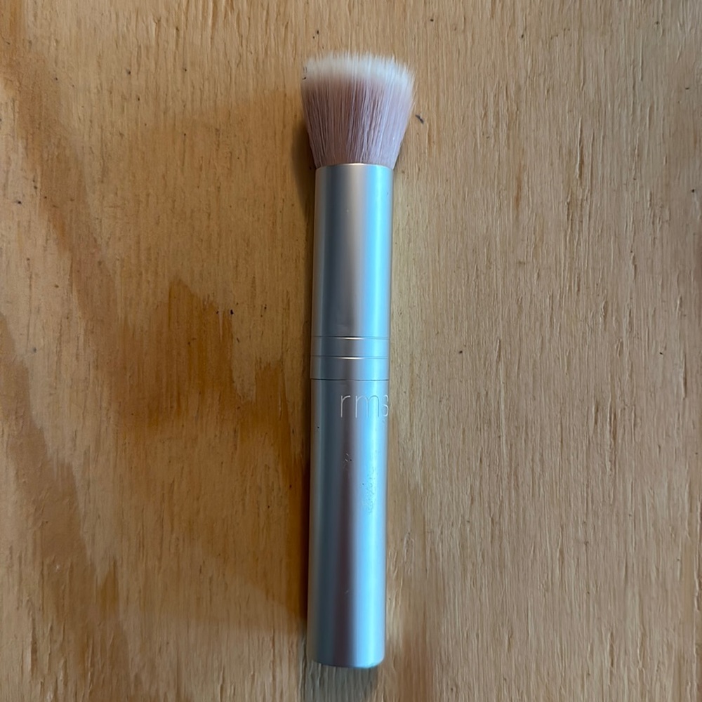 RMS foundation brush